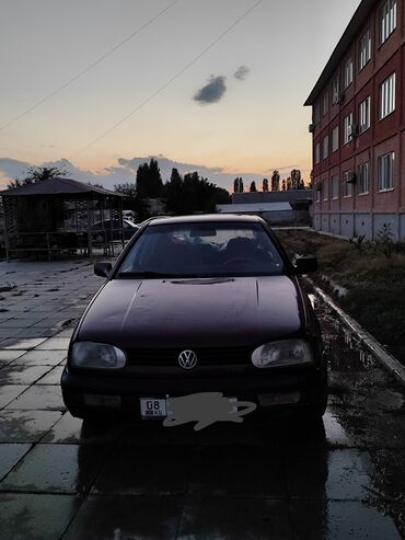 Volkswagen: Volkswagen Golf: 1993 г., 1.8 л, Механика, Бензин, Седан