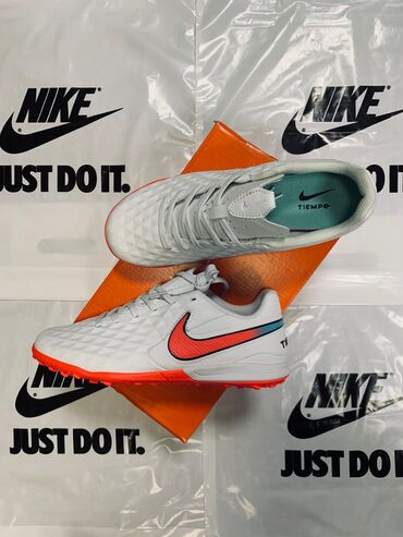 день ночь таблетки корея: Мужские кроссовки, 41, Nike, Новый, цвет - Белый, Платная доставка