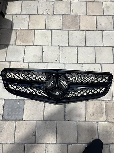 моторола x style: Решетка радиатора Mercedes-Benz 2010 г., Новый, Аналог — 1