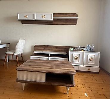 islenmis mebiler: Tv altliği+jurnalni 220azn. hec bir deffekti yoxdu. cox az islenib — 1