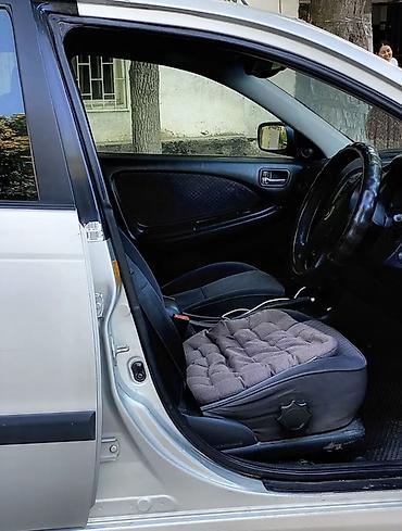 outback xt: Toyota Avensis: 2002 г., Автомат, Лифтбек — 5