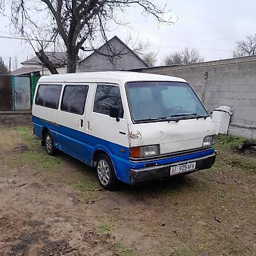 плафон на спринтер: Mazda BONGO: 1985 г., Бус — 2