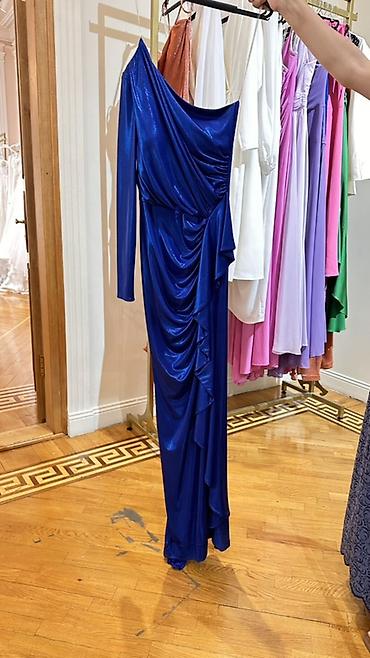 ✨YENİDİR. ✨ Mavi atlas parıltılı axşam geyimi - Model: asimmetrik