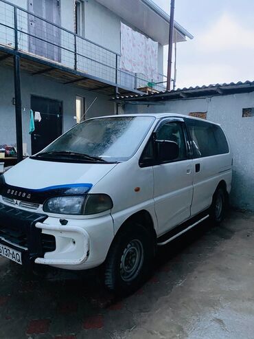 машина делика: Mitsubishi Delica: 1994 г., 2.4 л, Вариатор, Бензин, Минивэн