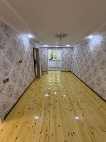 Köhnə tikili: Gəncə, 4 otaqlı, Köhnə tikili, 65 kv. m — 2