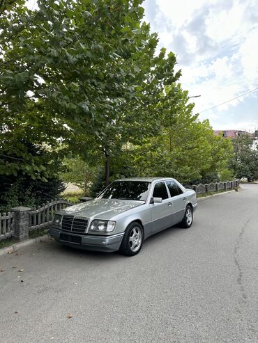 салон от мерса: Mercedes-Benz 220: 1992 г., 2.2 л, Механика, Бензин, Седан