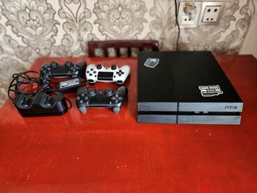 купить бу планшет: PlayStation 4 (PS4) oyun konsolu FAT(mat) model Daxildir: - PS4