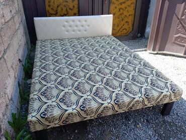 Çarpayılar: Təzə çarpayılar. 1 nəfərlik çarpayılar 60manat. 2 nəfərlik taxt — 9