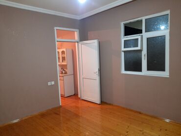 Uzunmüddətli kirayə evlər: Kirayə verilən kiçik həyət evi Plan və sahələr: - Girişdə pilləkənli — 10