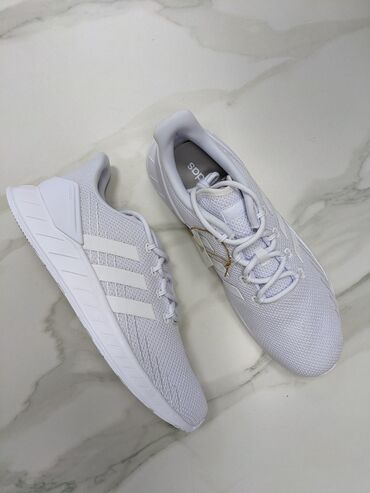 b u adidas: Беговые кроссовки Adidas
Размер US12 (46,5 EU)