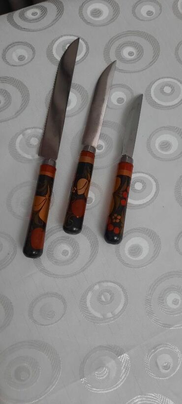 Süfrə ləvazimat dəstləri: Советского времени .Ножи нержавейка 10м .Ножи мельхиор 30м .Ложки — 11