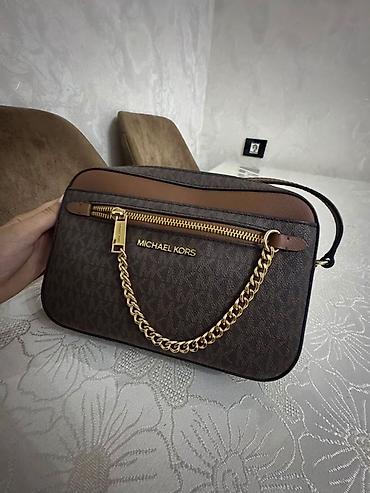 Michael Kors qadın çiyn çantası - Model: kiçik ölçülü crossbody - lalafo.az -da Michael Kors qadın çiyn çantası - Model: kiçik ölçülü crossbody -