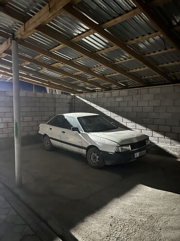 Audi 80: 1989 г., 1.8 л, Механика, Бензин, Седан