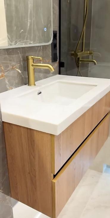 silver kitchen: Встроенная мебель и сантехнические решения для ванной и прихожей в — 1