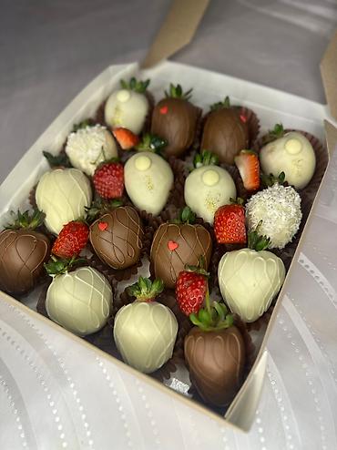 Кондитерские изделия, сладости: Клубника в шоколаде Оформление +подарочная коробка бесплатно 🎁 Сочная — 15