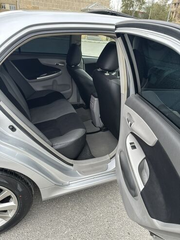 Toyota: Toyota Corolla: 1.8 l | 2008 il Sedan — 17