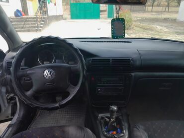 продаю авто под выкуп: Volkswagen Passat: 2002 г., 2 л, Механика, Бензин, Седан