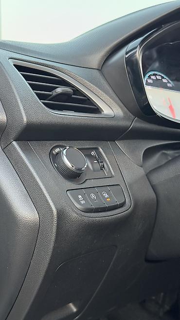 Транспорт: Chevrolet Spark: 2018 г., 1 л, Вариатор, Бензин, Седан — 7