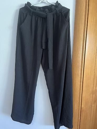 Ženske široke pantalone – crne - Model sa visokim strukom i naboranim