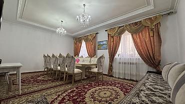 Продажа коттеджей и домов: Продаётся двухэтажный жилой дом с отдельным входом и крыльцом. Вместе — 9