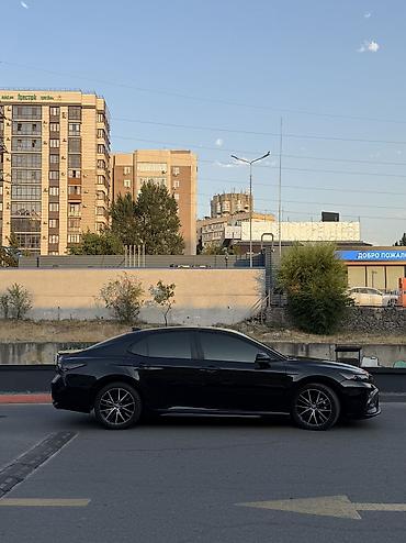 Toyota: Toyota Camry: 2022 г., 2.5 л, Автомат, Бензин, Седан — 3