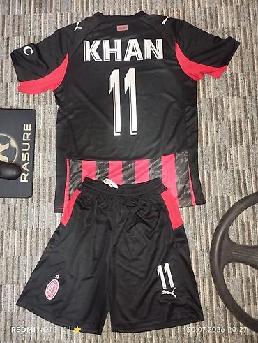 Мужская одежда: Игровой комплект футболиста AC Milan. Состав набора: - Футболка — 1