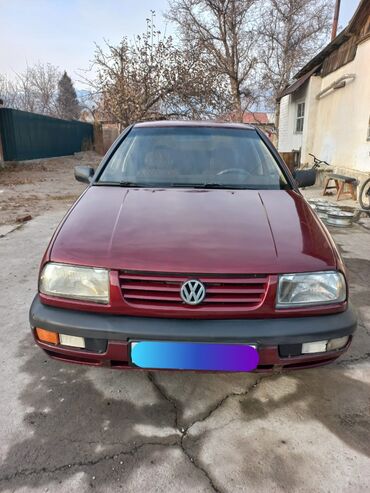 Volkswagen: Volkswagen Vento: 1994 г., 1.8 л, Механика, Бензиновая, Седан — 2