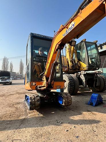 Экскаваторы: Экскаватор, Гусеничный — 1