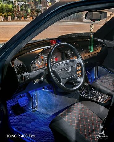 Mercedes-Benz: Mercedes-Benz 220: 2.2 l | 1995 il Sedan — 5