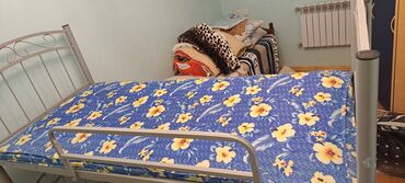 уловая кровать чердак: Təknəfərlik çarpayı, Matras ilə, Siyirməsiz