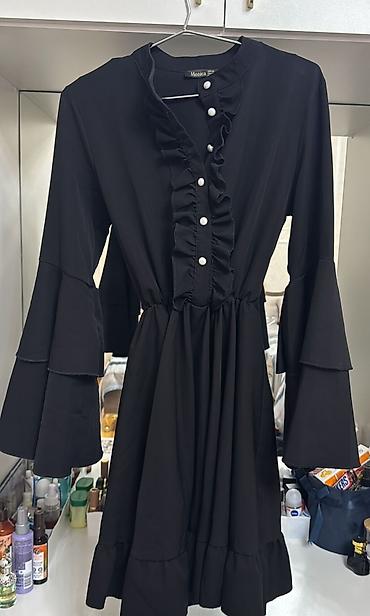 Digər qadın geyimləri: Qadın geyimlər toplusu 1) Qara-ağ xallı naxışlı, düyməli jilet - — 2