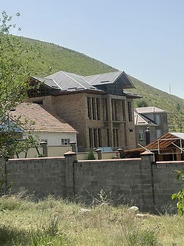 Продажа коттеджей и домов: Шикарный кирпичный дом с современным архитектурным проектом у подножия — 2