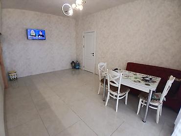 7 ci mikrarayon: 6 otaqlı, 230 kv. m, Orta təmir — 7