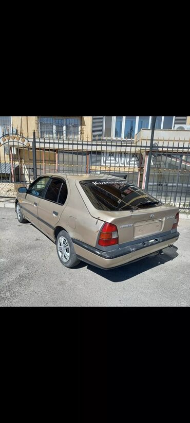 Nissan: Nissan Primera: 1991 г., 2 л, Механика, Бензин, Хэтчбэк