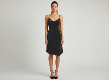 sukienki wieczorowe krótkie niebieskie: Сукня жіноча, розмір M на lalafo.pl sukienki wieczorowe krótkie niebieskie: Сукня жіноча, розмір M