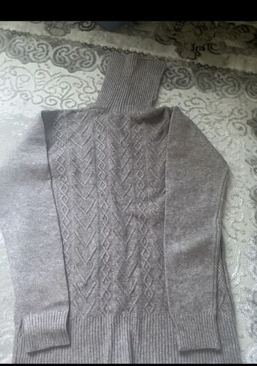 водолазку: Женский свитер M (EU 38), цвет - Бежевый