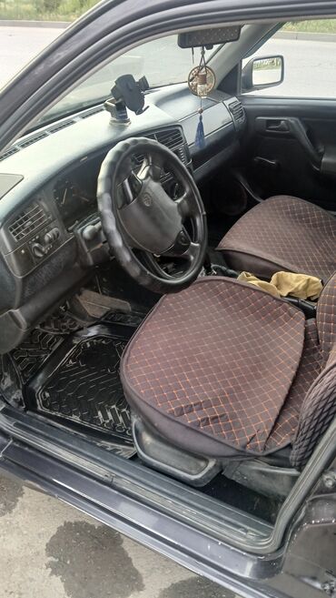 авто жалал абад: Volkswagen Golf III в черном цвете. Этот автомобиль предлагает