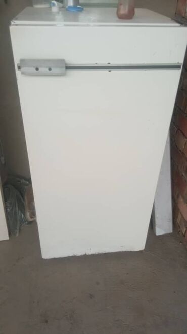 коробка для холодильника: Холодильник Biryusa, Б/у, Однокамерный, 60 * 120 *