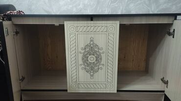 тумба с тремя ящиками: Кийимдер үчүн тумба, Жаңы, Күзгүсүз, ЛДСП, Өзү алып кетүү, түсү - Күрөң