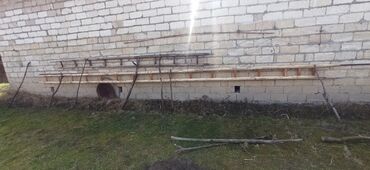 Ev və bağ: Nərdivan