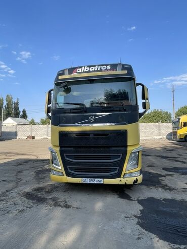 дом на колесах авто: Жүк ташуучу унаа, Volvo, Стандарт