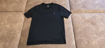 мужские футболки prada: Футболка M (EU 38), цвет - Черный