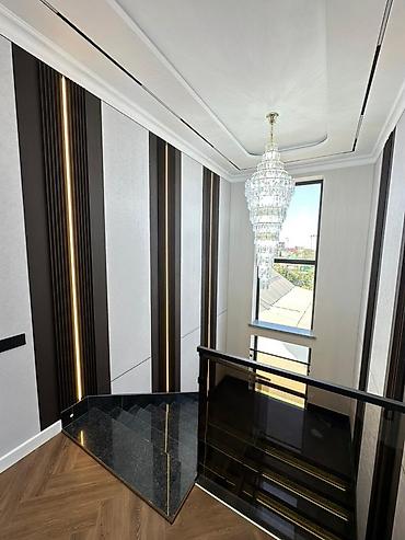 Үйлөр: 4 бөлмө, 350 м², 8 соток, Бишкек — 9