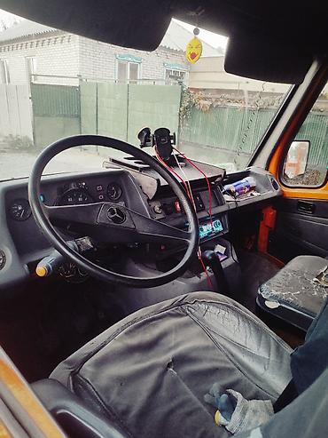 жесткий буксир для грузовых: Эвакуатор, Mercedes-Benz, 1994 г., Ломаная — 10