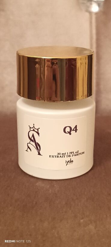 Ətriyyat: Məhsul: İyde Extrait de Parfum kolleksiyası - Növlər: - Q4 – 30 ml