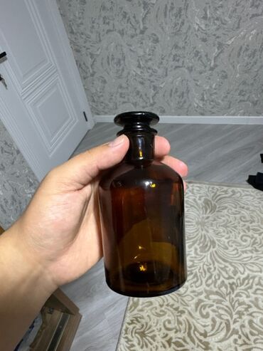 Digər mətbəx aksesuarları: Qəhvəyi şüşə aptek şüşəsi - Material: qalın şüşə, qaranlıq (amber)
