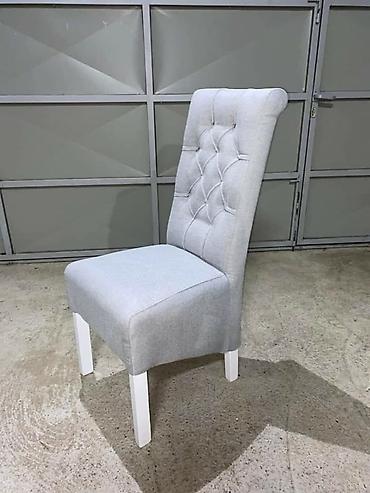 Stilske stolice: Tapacirane trpezarijske stolice sa visokim naslonom - Dizajn — 2