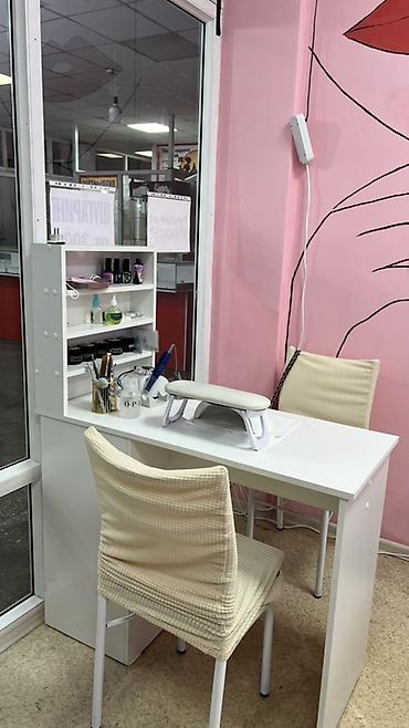 Оборудование для салонов красоты: Аренда в салоне Sakura Маникюрный стол с надстройкой и комплектом — 2