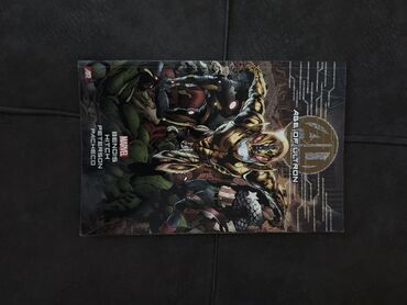 3-ü bir yerde Bu komiks kitabı Marvel kainatında cərəyan edən "Age of