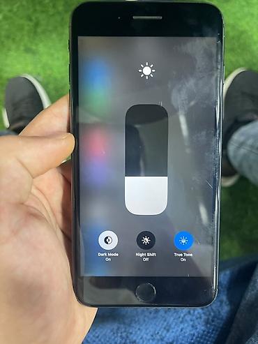 iphone 8 pilus: IPhone 8 Plus, 64 GB, Space Gray, Barmaq izi, Simsiz şarj — 8